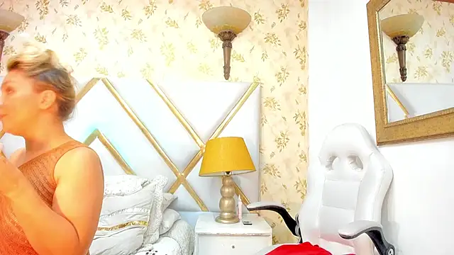 Snapshot of MalorySweet chatting on 12-19-24, 03:30 MalorySweet online show from 12-19-24, 03:30