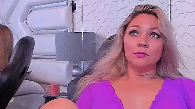 Snapshot of MalorySweet chatting on 01-30-25, 03:40 MalorySweet online show from 01-30-25, 03:40