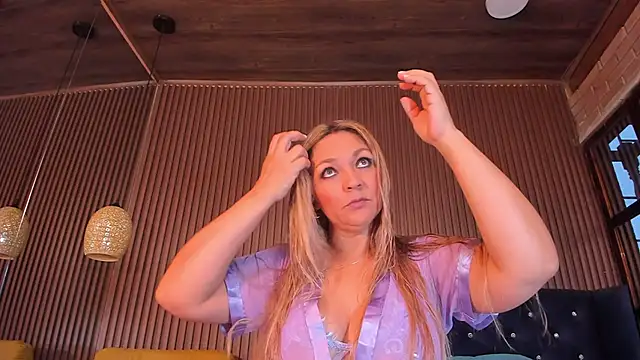 Snapshot of MalorySweet chatting on 02-11-25, 11:54 MalorySweet online show from 02-11-25, 11:54