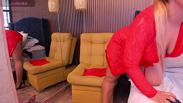 Snapshot of MalorySweet chatting on 03-22-25, 12:04 MalorySweet online show from 03-22-25, 12:04