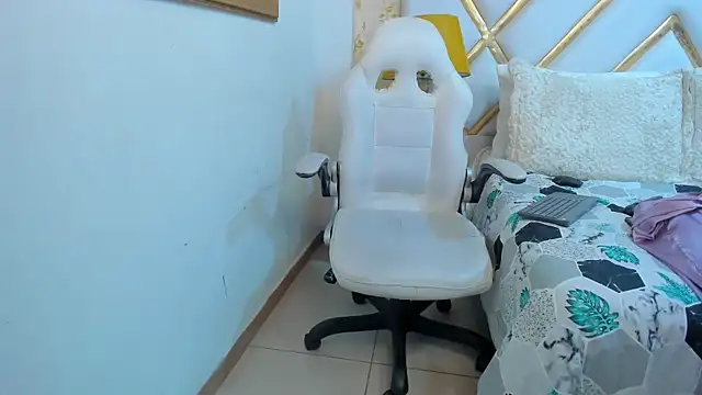 Snapshot of MalorySweet chatting on 09-14-25, 12:48 MalorySweet online show from 09-14-25, 12:48