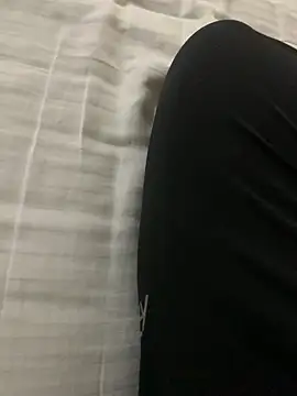 Snapshot of desiduzz21 chatting on 12-16-24, 07:32 desiduzz21 online show from 12-16-24, 07:32