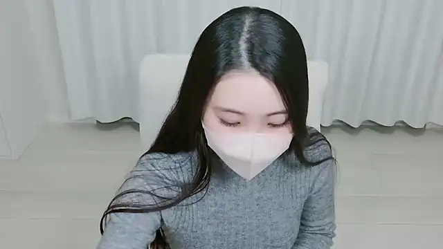 yuki room online show from 10-03-25, 02:36