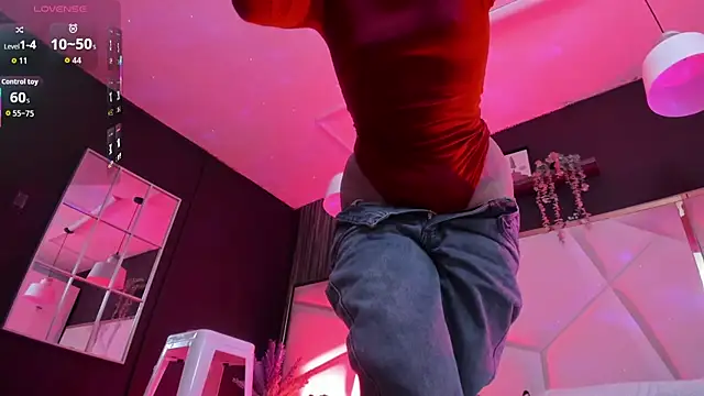 Lucy Williiams online show from 09-11-25, 12:27