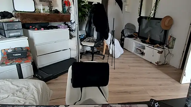 CeriseLapine online show from 11-11-25, 01:44