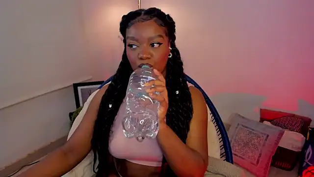 Snapshot of Im_Maria chatting on 10-26-25, 04:07 Im Maria online show from 10-26-25, 04:07