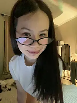 Snapshot of Anikka_Liam chatting on 02-24-25, 09:31 Anikka Liam online show from 02-24-25, 09:31