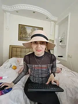Snapshot of Iren chatting on 04-20-26, 02:09 Iren online show from 04-20-26, 02:09