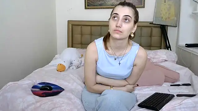 Snapshot of Iren chatting on 05-18-26, 02:01 Iren online show from 05-18-26, 02:01