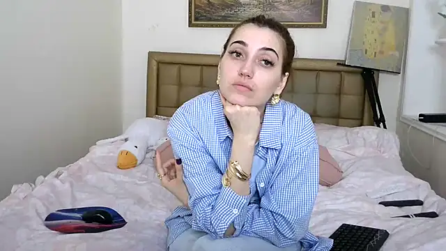 Snapshot of Iren chatting on 05-19-26, 09:15 Iren online show from 05-19-26, 09:15