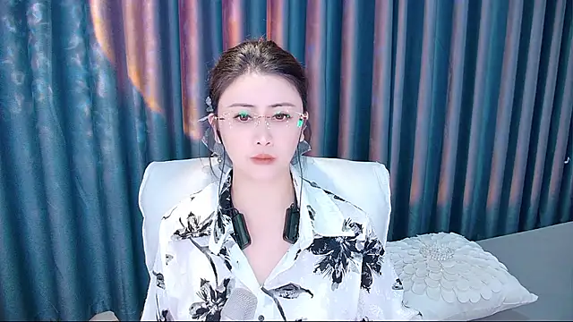 Snapshot of Daisy7_11 chatting on 11-08-25, 01:22 Daisy7 11 online show from 11-08-25, 01:22