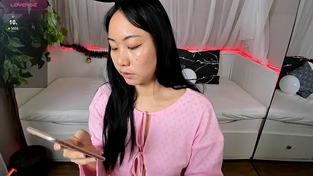 Snapshot of Inari_Okami_ chatting on 12-10-24, 09:01 Inari Okami online show from 12-10-24, 09:01