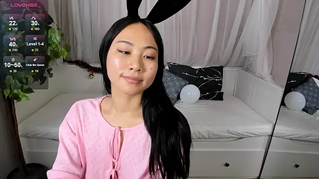 Snapshot of Inari_Okami_ chatting on 12-10-24, 12:05 Inari Okami online show from 12-10-24, 12:05