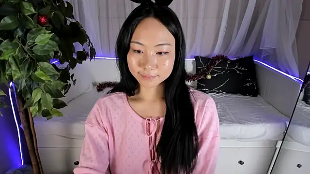 Snapshot of Inari_Okami_ chatting on 12-20-24, 06:56 Inari Okami online show from 12-20-24, 06:56