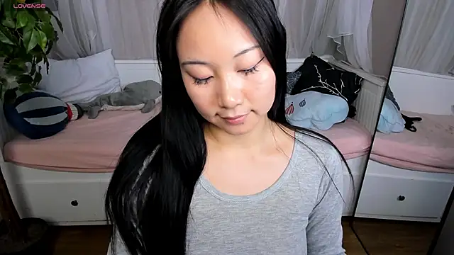 Snapshot of Inari_Okami_ chatting on 01-18-25, 11:55 Inari Okami online show from 01-18-25, 11:55