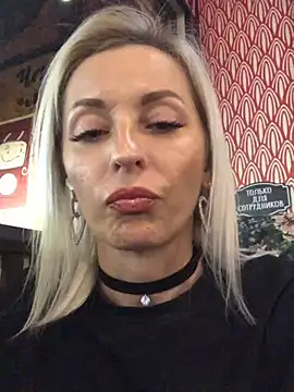 Snapshot of Diamond_Bunny_ chatting on 01-07-25, 04:27 Diamond Bunny online show from 01-07-25, 04:27