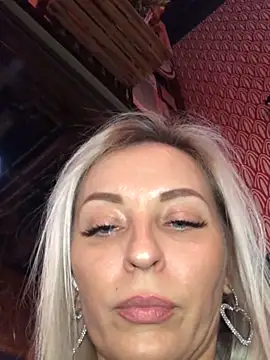 Snapshot of Diamond_Bunny_ chatting on 01-08-25, 04:11 Diamond Bunny online show from 01-08-25, 04:11