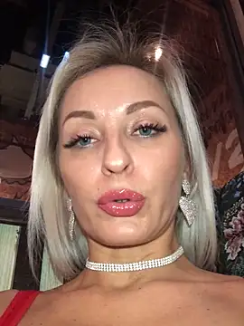 Snapshot of Diamond_Bunny_ chatting on 01-10-25, 04:20 Diamond Bunny online show from 01-10-25, 04:20