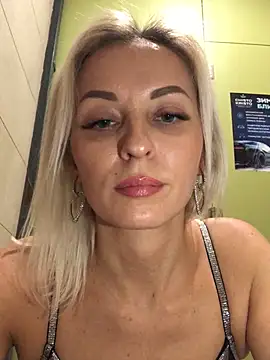 Snapshot of Diamond_Bunny_ chatting on 01-13-25, 06:05 Diamond Bunny online show from 01-13-25, 06:05