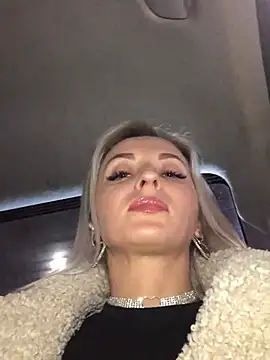 Snapshot of Diamond_Bunny_ chatting on 01-15-25, 02:56 Diamond Bunny online show from 01-15-25, 02:56