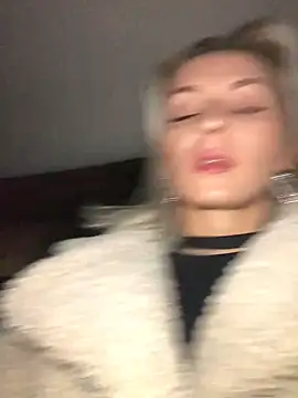 Snapshot of Diamond_Bunny_ chatting on 01-16-25, 03:13 Diamond Bunny online show from 01-16-25, 03:13