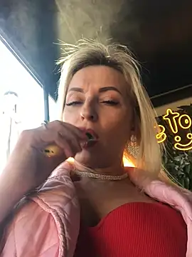 Snapshot of Diamond_Bunny_ chatting on 01-29-25, 02:21 Diamond Bunny online show from 01-29-25, 02:21