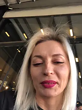 Snapshot of Diamond_Bunny_ chatting on 02-05-25, 01:54 Diamond Bunny online show from 02-05-25, 01:54