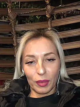 Snapshot of Diamond_Bunny_ chatting on 02-05-25, 05:09 Diamond Bunny online show from 02-05-25, 05:09