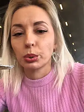 Snapshot of Diamond_Bunny_ chatting on 02-10-25, 02:59 Diamond Bunny online show from 02-10-25, 02:59