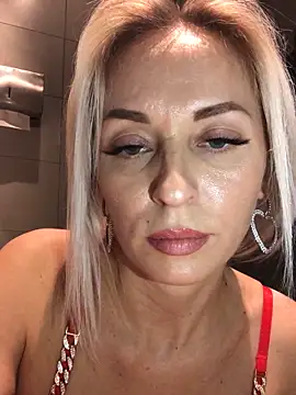 Snapshot of Diamond_Bunny_ chatting on 02-11-25, 02:24 Diamond Bunny online show from 02-11-25, 02:24