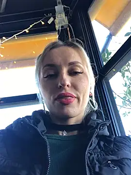 Snapshot of Diamond_Bunny_ chatting on 02-22-25, 12:29 Diamond Bunny online show from 02-22-25, 12:29