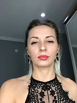 Snapshot of Diamond_Bunny_ chatting on 03-15-25, 12:47 Diamond Bunny online show from 03-15-25, 12:47