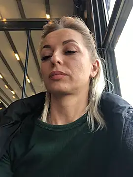 Snapshot of Diamond_Bunny_ chatting on 03-19-25, 02:57 Diamond Bunny online show from 03-19-25, 02:57