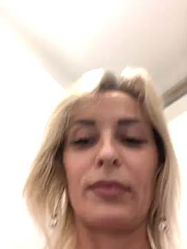 Snapshot of Diamond_Bunny_ chatting on 09-13-25, 03:34 Diamond Bunny online show from 09-13-25, 03:34