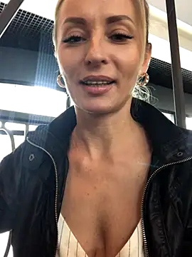 Snapshot of Diamond_Bunny_ chatting on 09-23-25, 04:32 Diamond Bunny online show from 09-23-25, 04:32