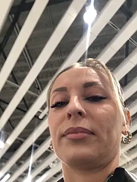 Snapshot of Diamond_Bunny_ chatting on 09-25-25, 04:54 Diamond Bunny online show from 09-25-25, 04:54