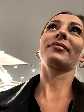 Snapshot of Diamond_Bunny_ chatting on 09-29-25, 03:39 Diamond Bunny online show from 09-29-25, 03:39