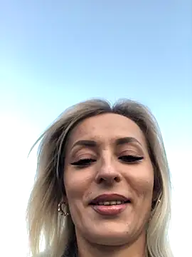 Snapshot of Diamond_Bunny_ chatting on 11-04-25, 02:38 Diamond Bunny online show from 11-04-25, 02:38