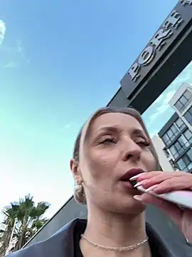 Diamond Bunny  online show from 02-08-26, 02:53