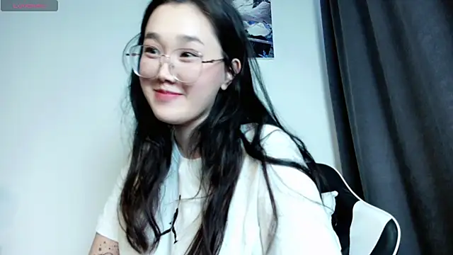 Snapshot of Jennatyan chatting on 02-18-25, 11:33 Jennatyan online show from 02-18-25, 11:33