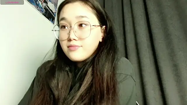 Snapshot of Jennatyan chatting on 03-05-25, 01:39 Jennatyan online show from 03-05-25, 01:39