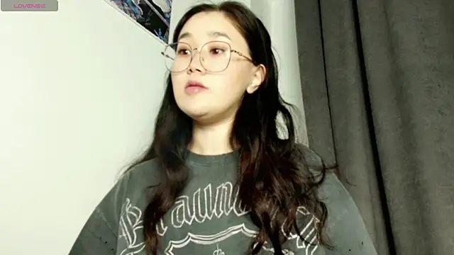 Snapshot of Jennatyan chatting on 03-09-25, 04:55 Jennatyan online show from 03-09-25, 04:55