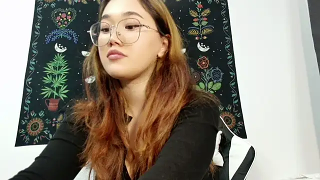 Snapshot of Jennatyan chatting on 09-19-25, 01:45 Jennatyan online show from 09-19-25, 01:45