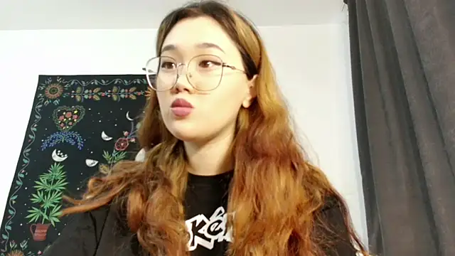 Snapshot of Jennatyan chatting on 10-01-25, 10:10 Jennatyan online show from 10-01-25, 10:10