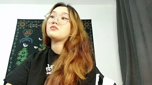 Snapshot of Jennatyan chatting on 10-03-25, 01:08 Jennatyan online show from 10-03-25, 01:08