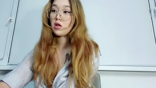 Snapshot of Jennatyan chatting on 11-22-25, 11:20 Jennatyan online show from 11-22-25, 11:20