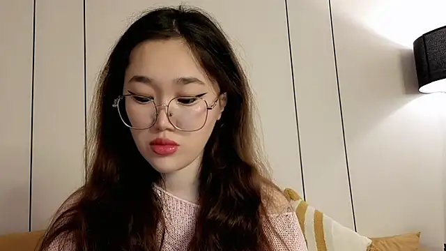 Jennatyan online show from 05-18-26, 04:07