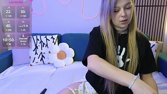 Snapshot of Mel_Nelson chatting on 03-22-25, 04:24 Mel Nelson online show from 03-22-25, 04:24