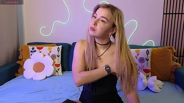 Snapshot of Mel_Nelson chatting on 10-22-25, 08:25 Mel Nelson online show from 10-22-25, 08:25