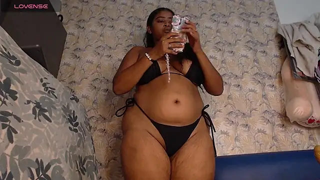 Snapshot of LaCrespaHerrera chatting on 10-10-25, 11:15 LaCrespaHerrera online show from 10-10-25, 11:15